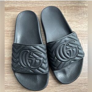 Gucci Black GG Matalasse Marmont Logo Slide Sandals Sz 38